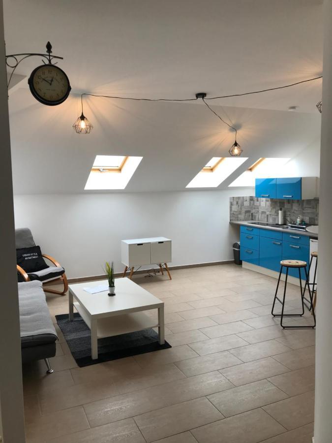 Urban-Style-Rooftop-Apartment Wina Bagian luar foto
